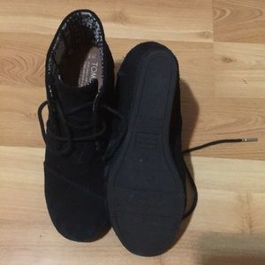 Women’s 7.5 toms wedges